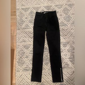Women’s Levi’s black jeans